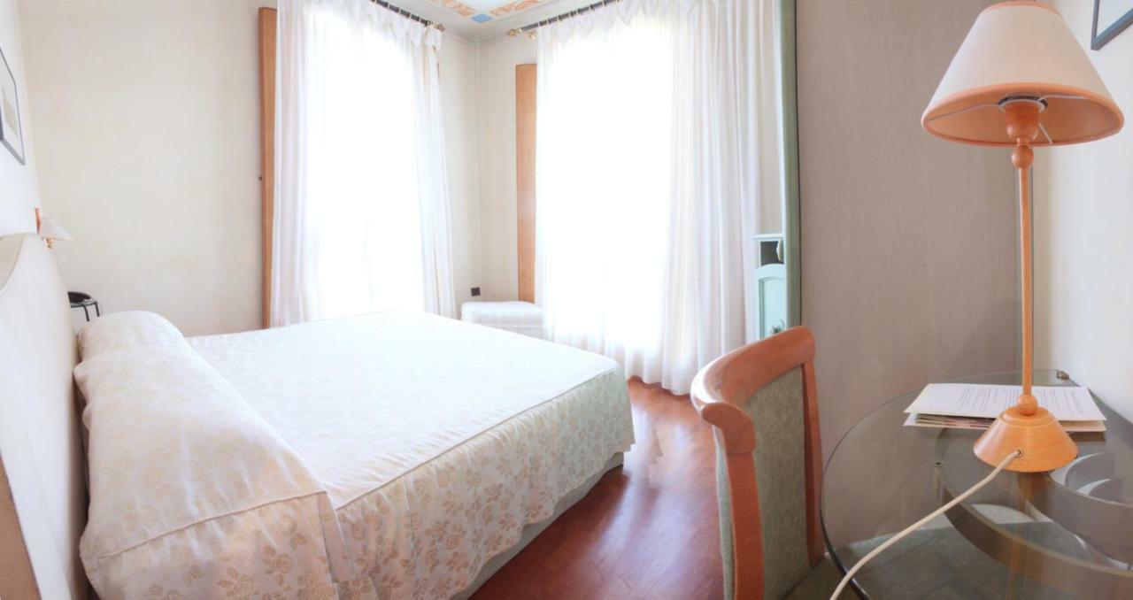 Hotel La Torre Torreglia Buitenkant foto